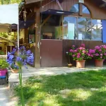Camping Confortable Mobil-home Avec Terrasse A - Api-1-52-1196